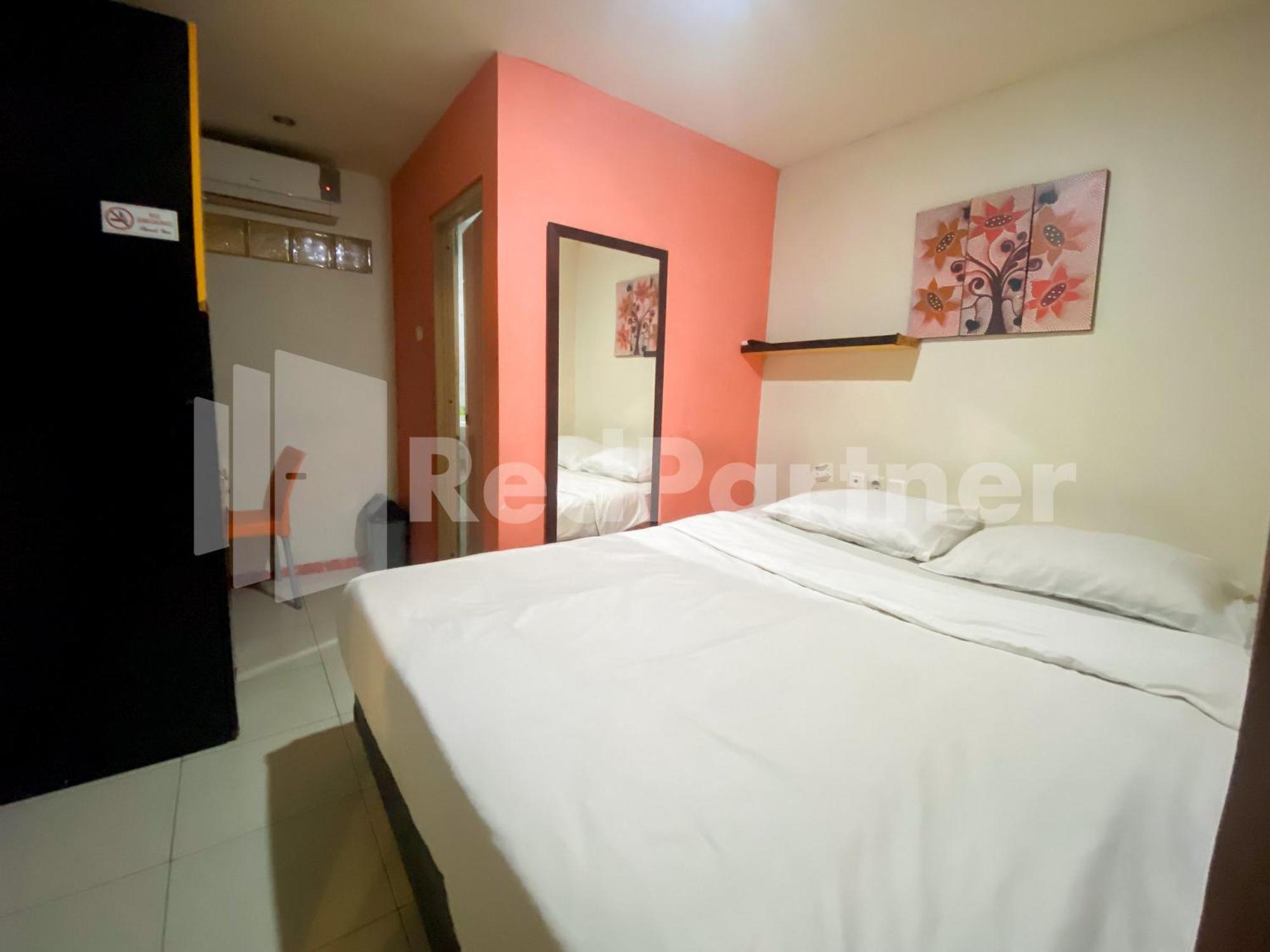 Audah Guesthouse Syariah Redpartner Jakarta Exterior photo