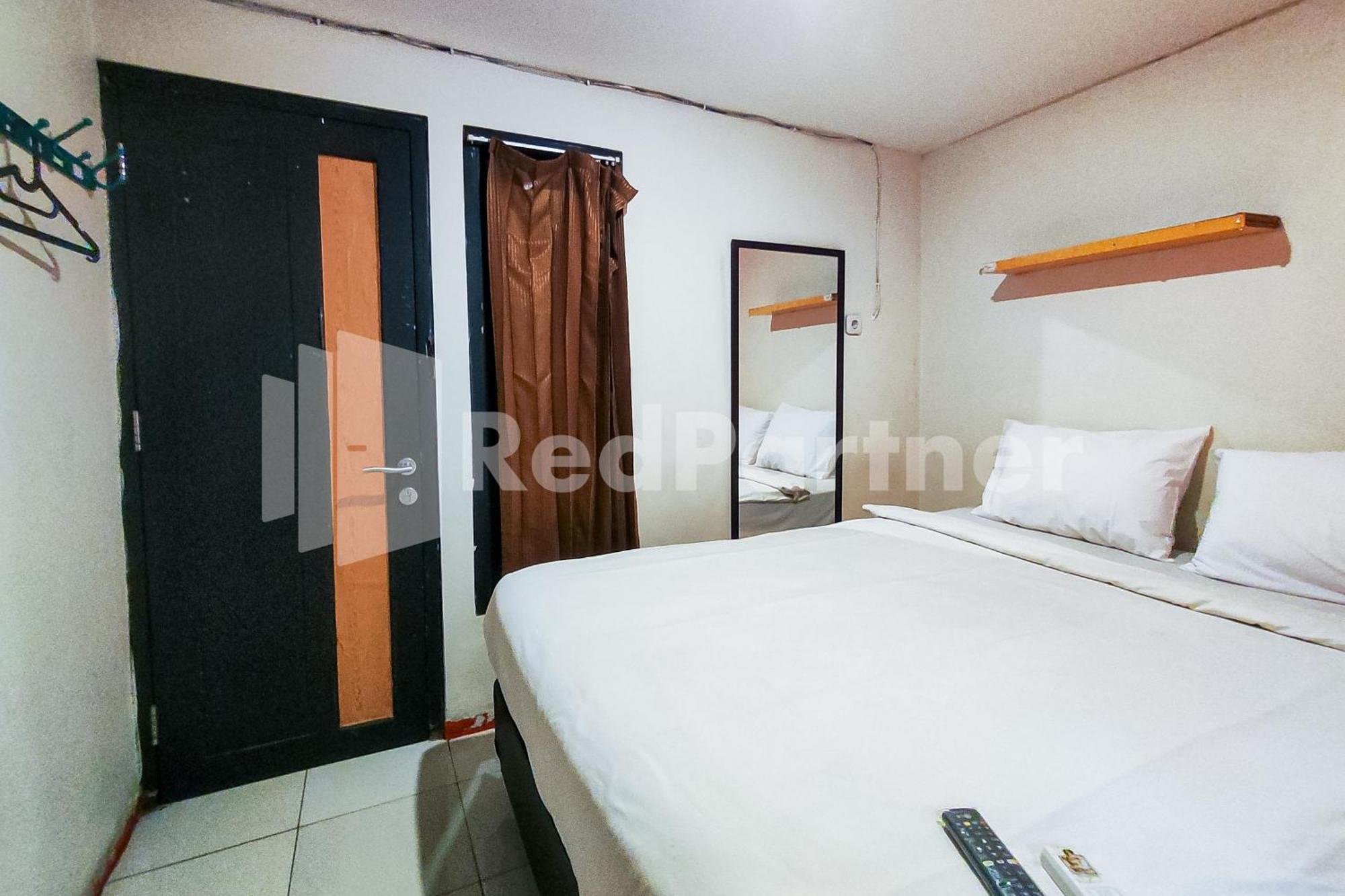 Audah Guesthouse Syariah Redpartner Jakarta Exterior photo
